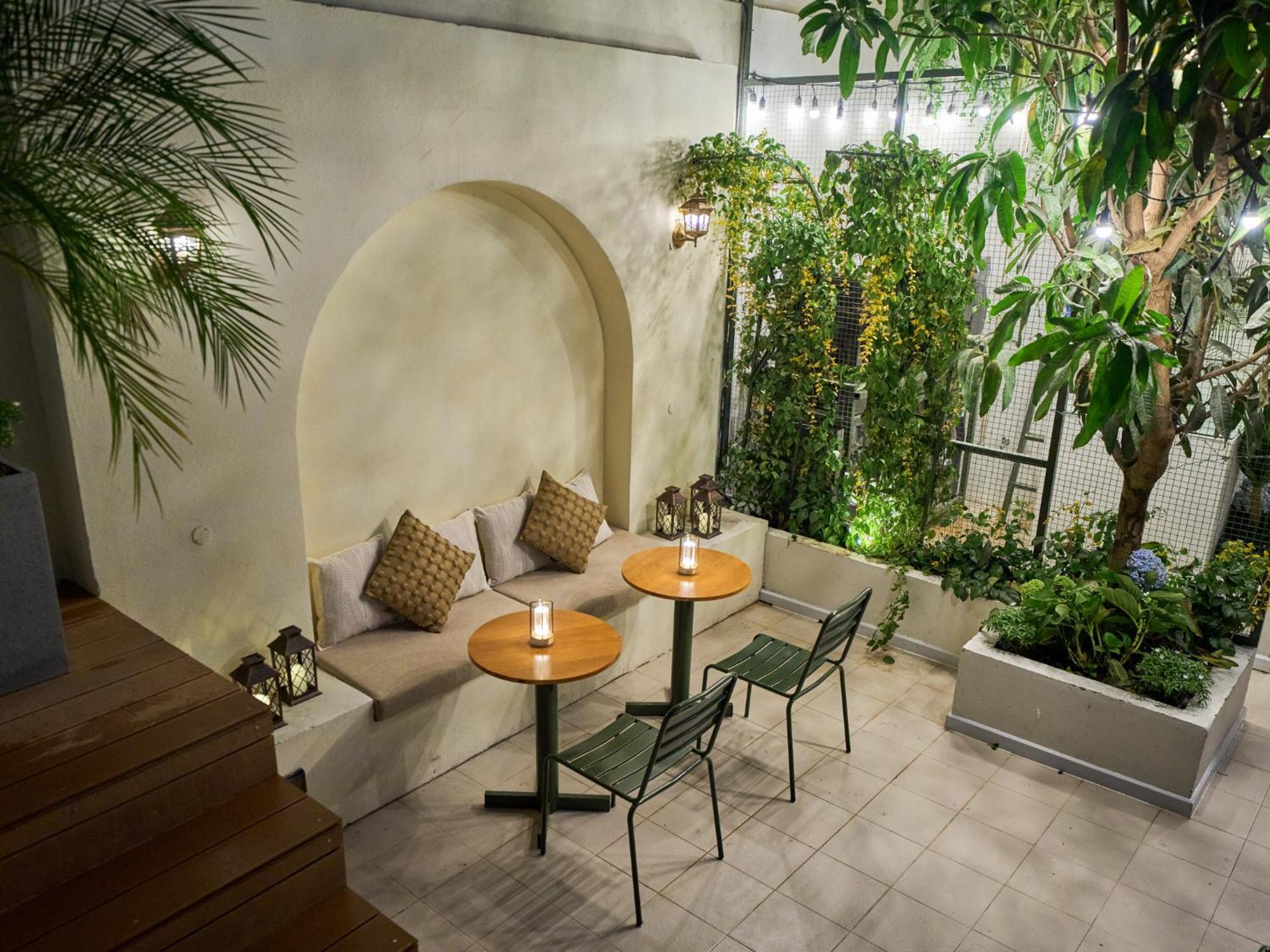 Maison Saigon - French Touch & Rooftop Lounge Apartment